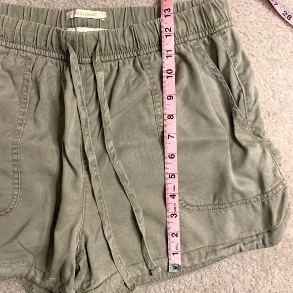 Cynthia Rowley Khaki Shorts Women Medium 100% Lyocell - Picture 3 of 6
